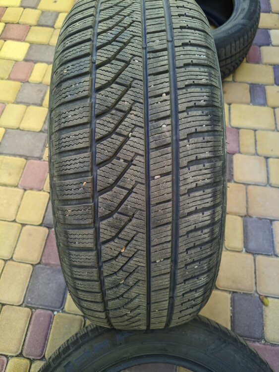 Продам зимние шины Petlas 215/55 R17