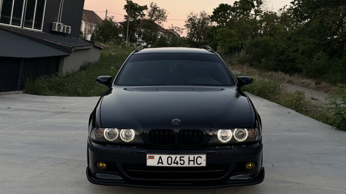 Продам BMW E39 м54 525i