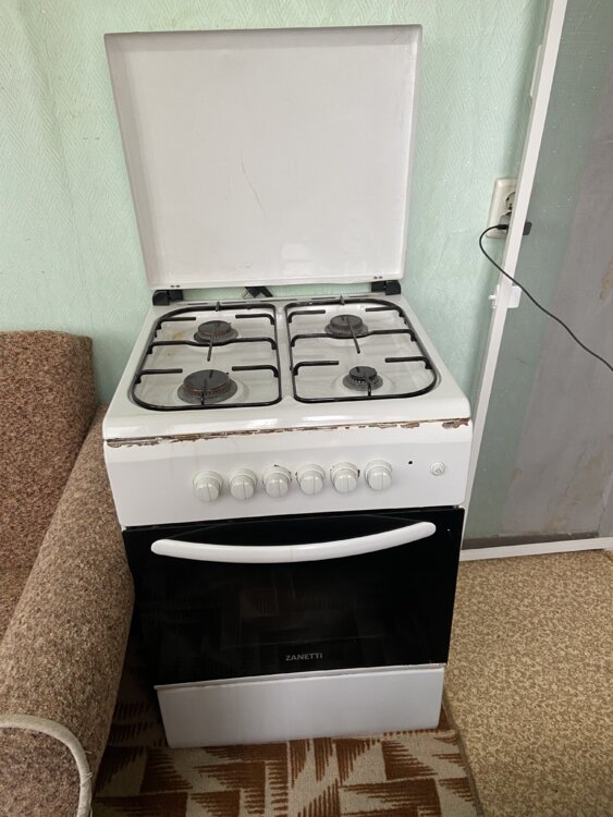 Продам газовую плиту