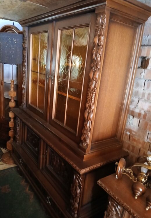Резная массовая витрина