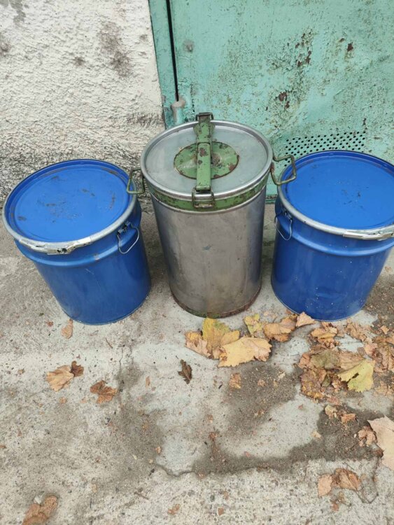 Продам 1 бак из нержавейки на 40 литров за 550