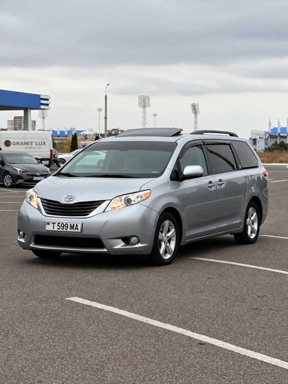 Toyota Sienna (Авторынок КОВЧЕГ)