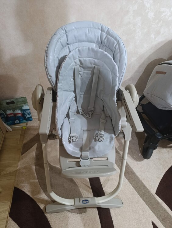 Отдам даром стульчик для кормления Chicco