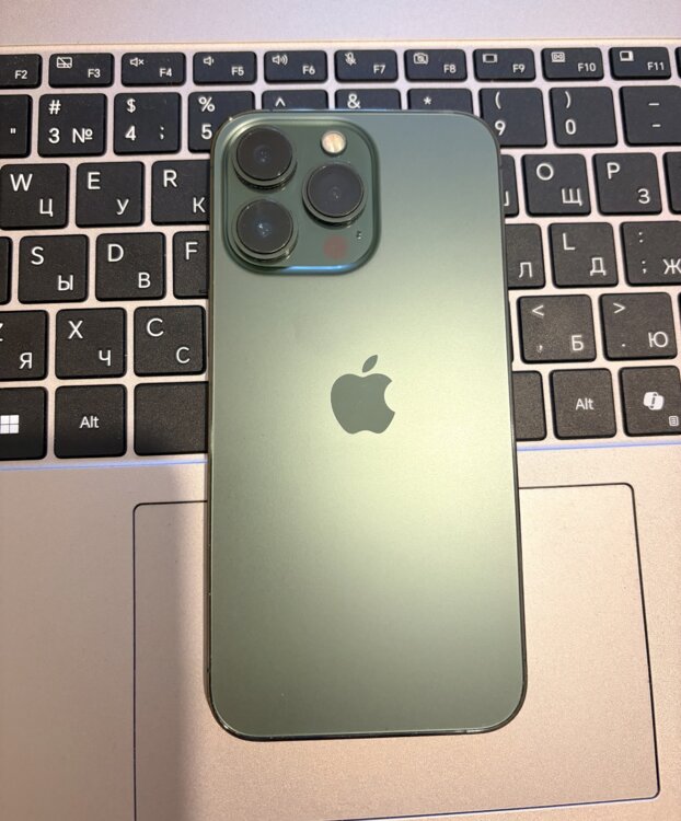 Продам iPhone 13pro в красивом зеленом цвете