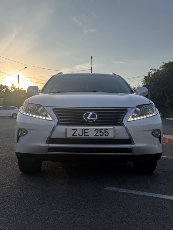 Lexus rx450h 2013 года