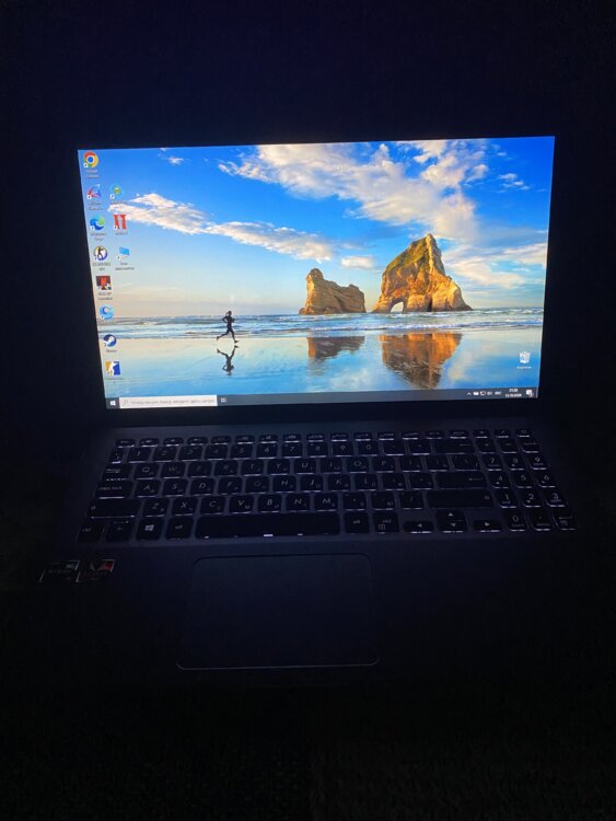 ASUS VivoBook 15 Ryzen 5 3500U/ Radeon Vega 8 2GB/ 8GB DDR 4/SSD-512/