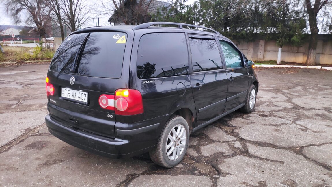 По запчастям VW SHARAN 2005г 1,9 96 квт
