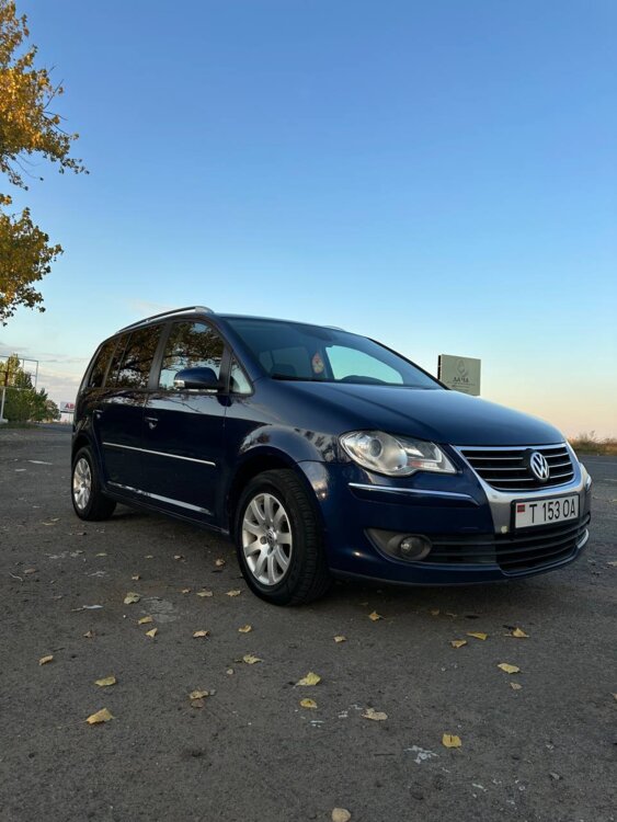 Volkswagen Touran 2008г.