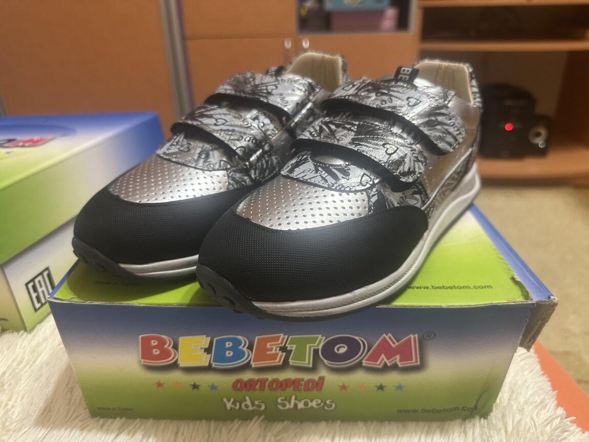 Новые кроссовки Bebetom 37