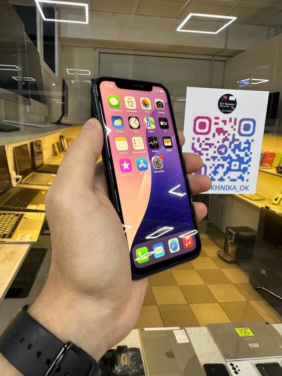 iPhone XR — 128 GB/акб 100% усилиная!