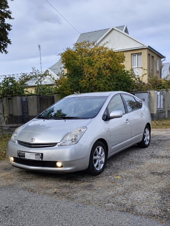 Продам надёжный гибридный Toyota Prius 20, рестайлинг, 2006г.,