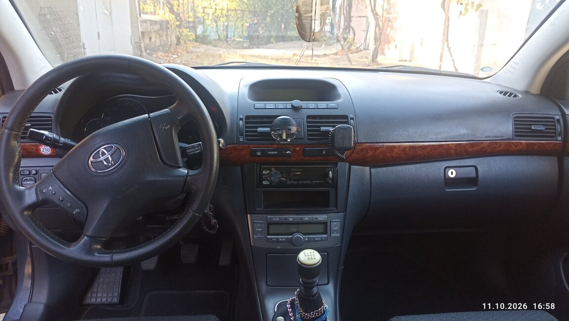 Тойота Авенсис