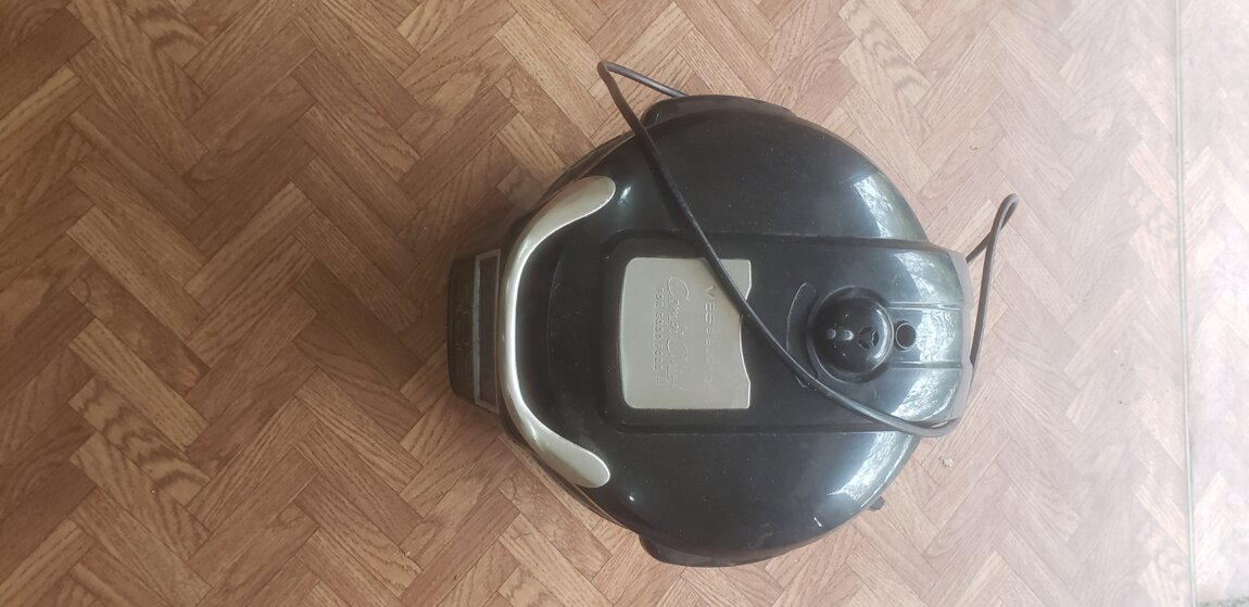 Продаётся мультиварка б/у.