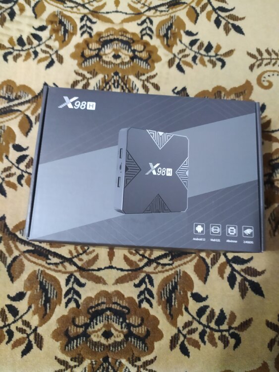Продам новую android TV приставку