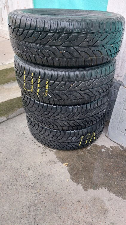 Продаю комплект б/у зимние автошины 205/55 R16