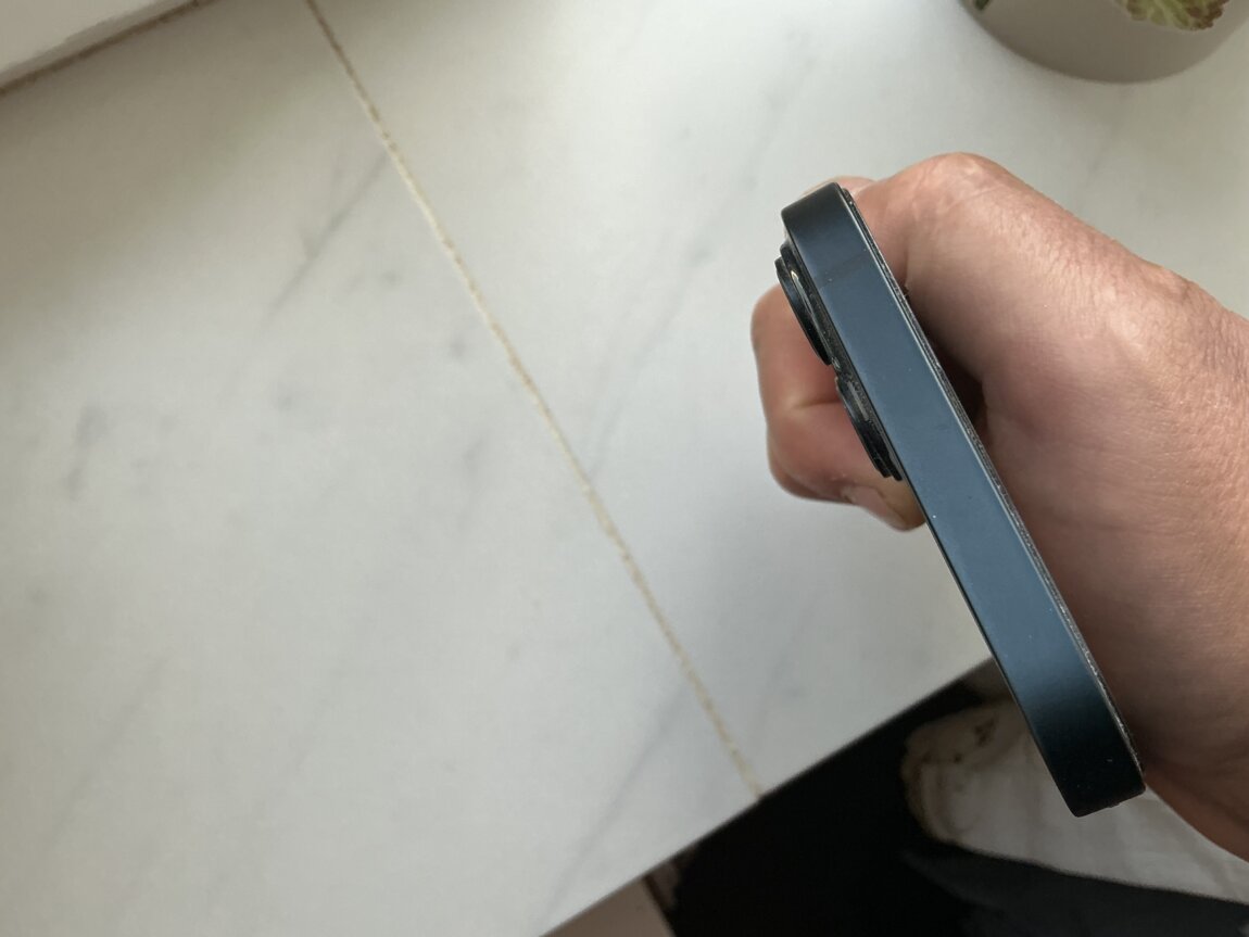 iPhone 14 +