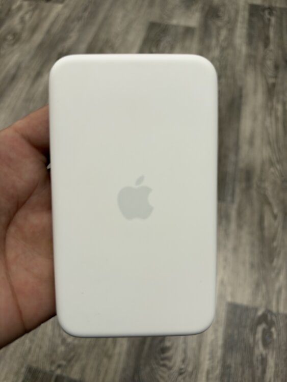 Продам оригинальный power bank Apple для IPhone Air