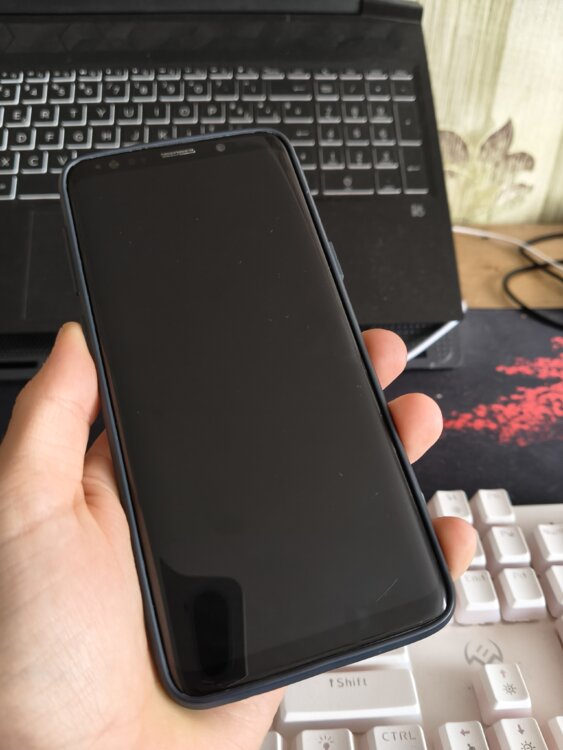 Продам Samsung S9 за 550 рублей