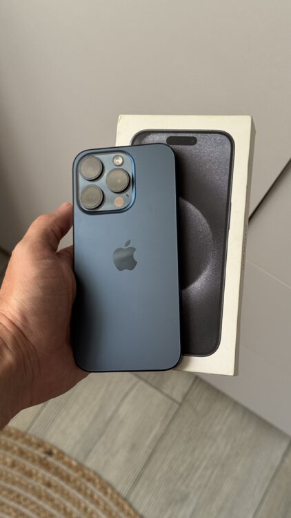 Продам iPhone 15 pro