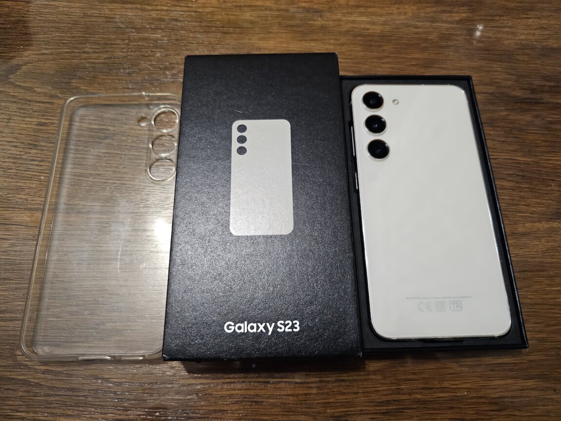 Samsung S23 256Gb, состояние нового, без торга