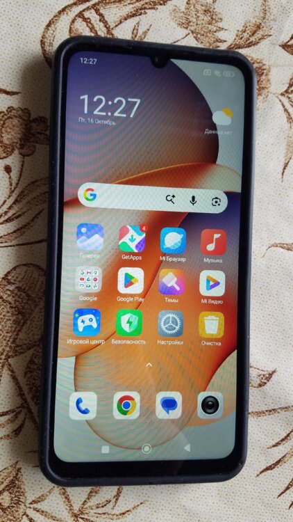 Redmi 13c, 8-256 в хорошем состоянии.