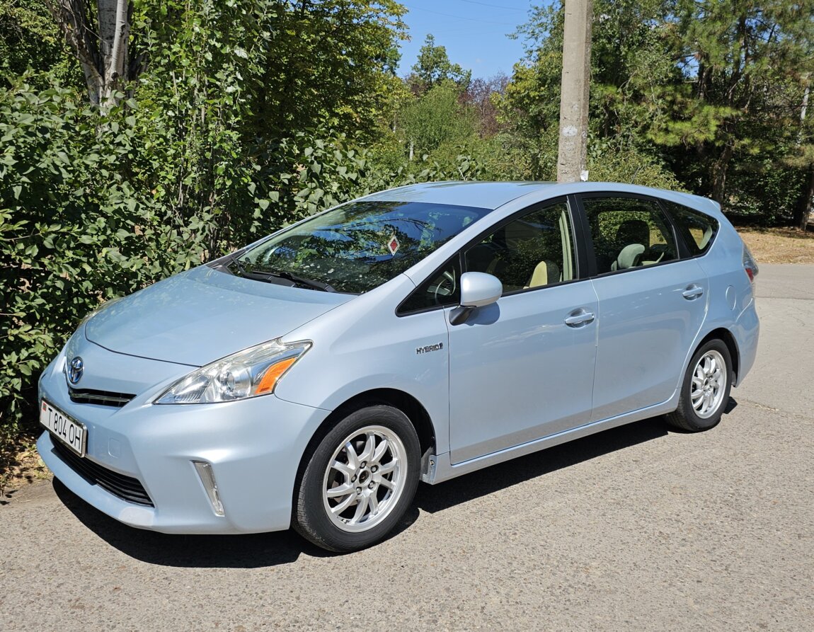 Toyota Prius V