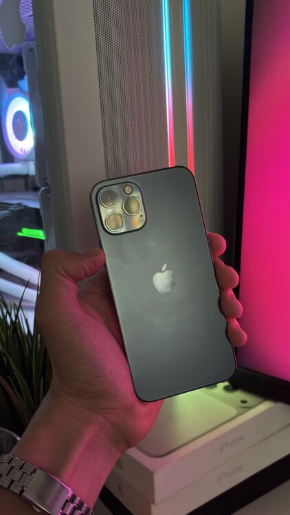 Продам iPhone 12 Pro, 256 GB
