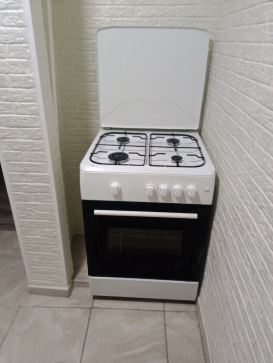 Продам газовую плиту
