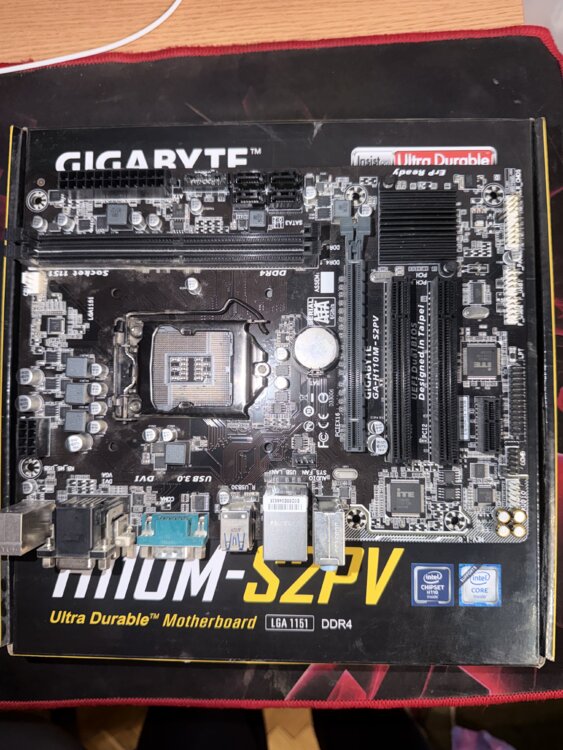 Продам материнскую плату Gigabyte H110M-S2PV