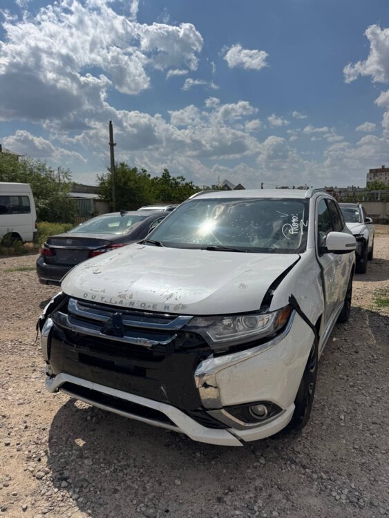 2018 Mitsubishi Outlander SEL Plug-in Hybrid