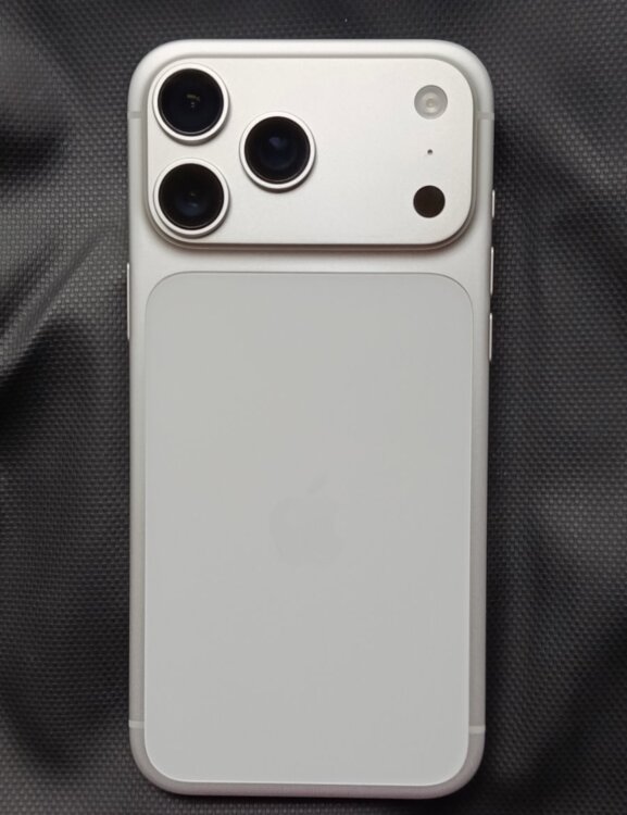 Продам iPhone 17 ProMax silver (eSIM-only)