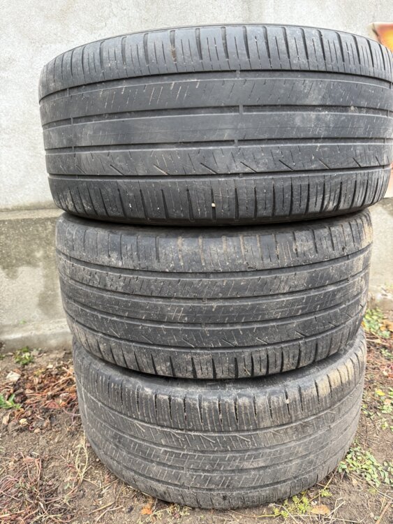 255/40/20 Pirelli