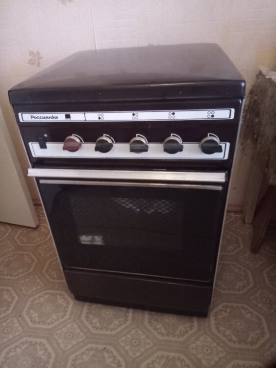 Продам газовую плиту