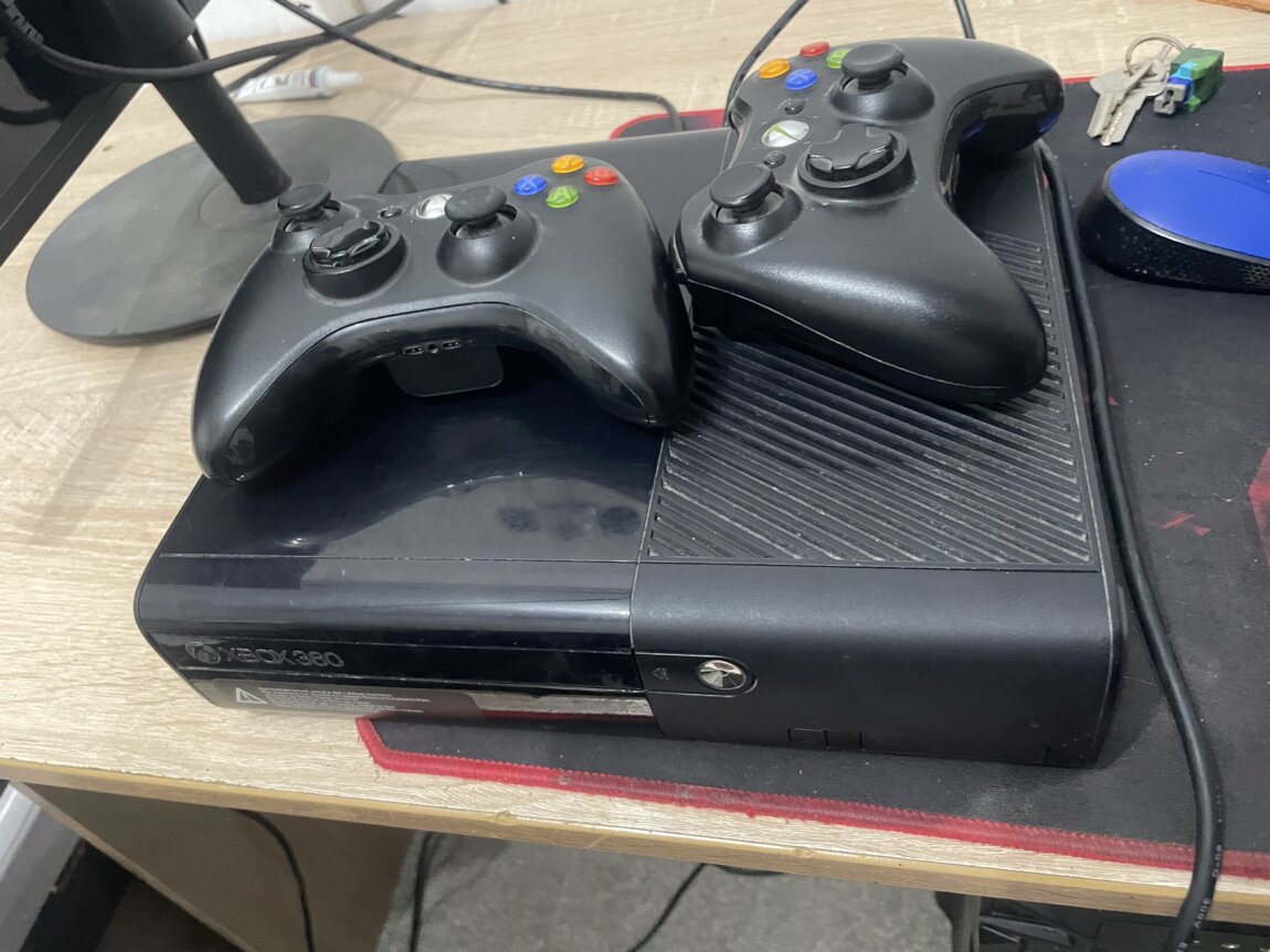 Xbox 360e прошитая 500gb