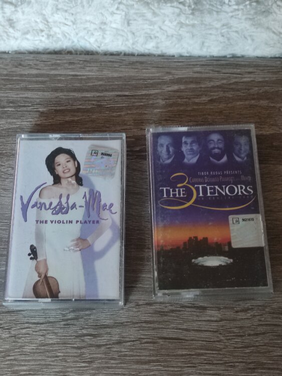 Кассеты лицензир. ,,Золотая коллекция,, классической музыки/ CD диски