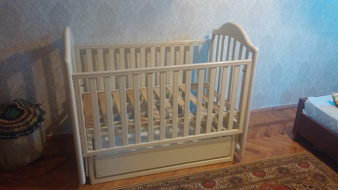 Продам кроватку с маятником. Торг
