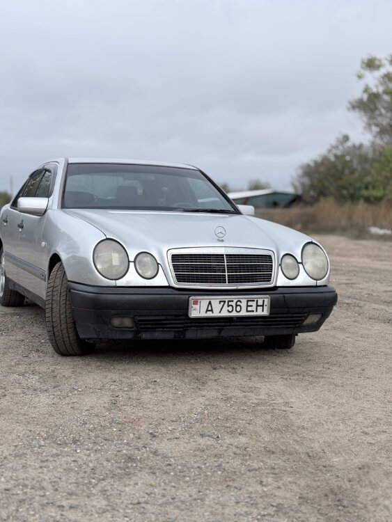 Продам Mercedes 210w 2.0бнзин газ метан