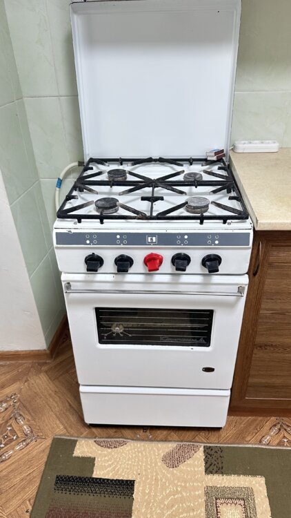 Продам газ плиту
