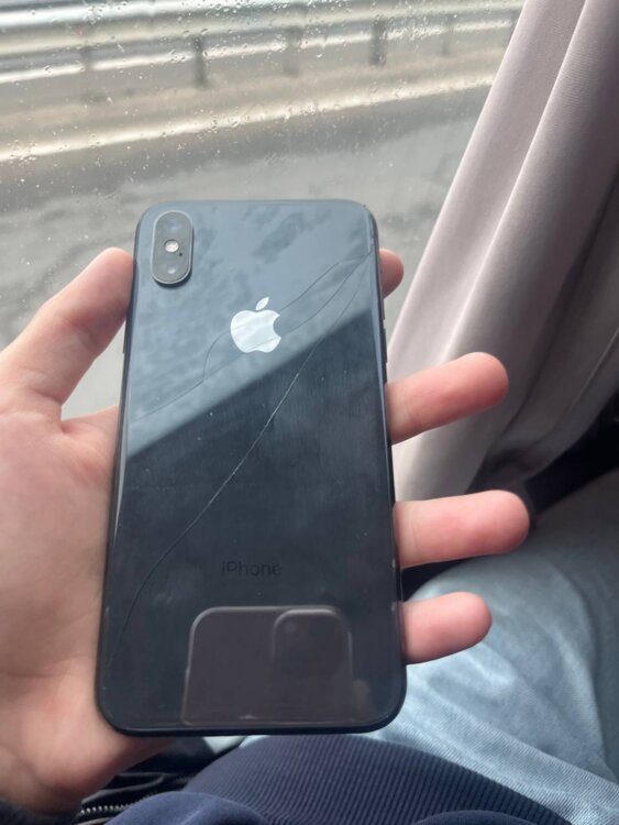 Продам iPhone xs
