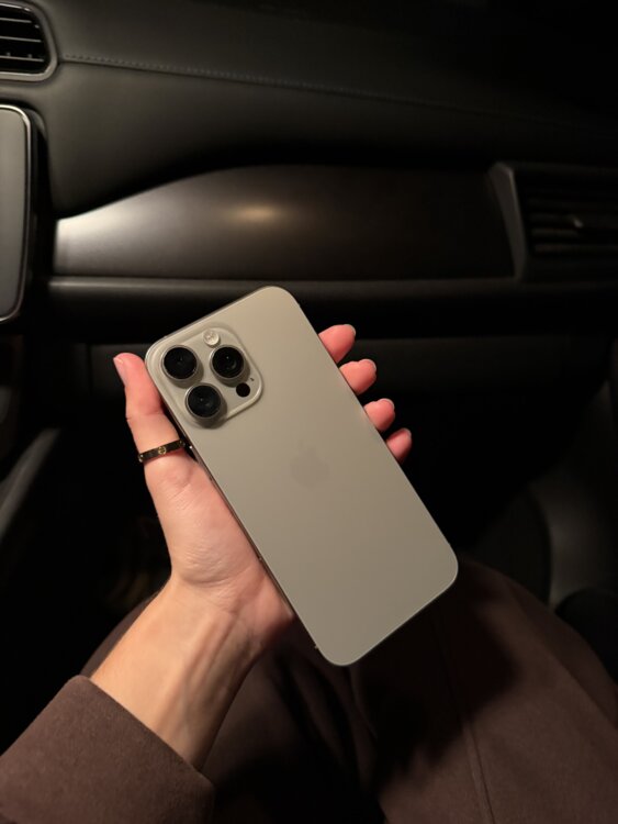 Продам iPhone 16 pro max
