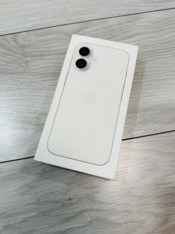 New iPhone 16 White