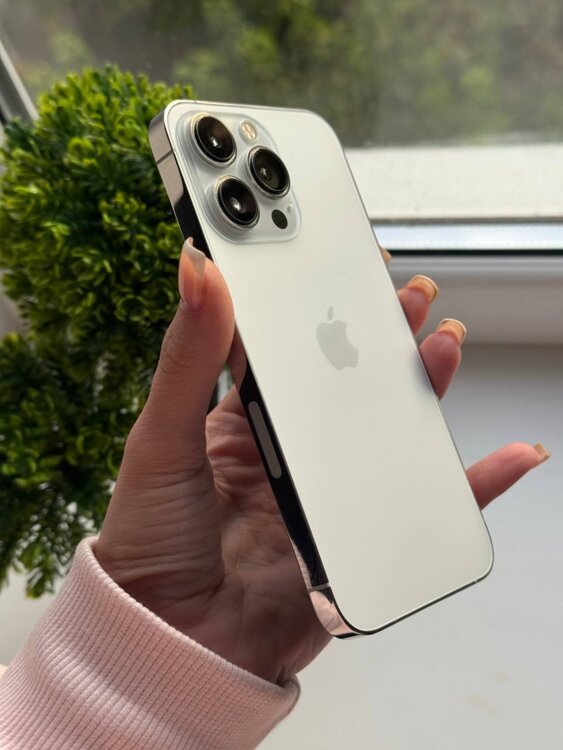 Продам iPhone 13 Pro