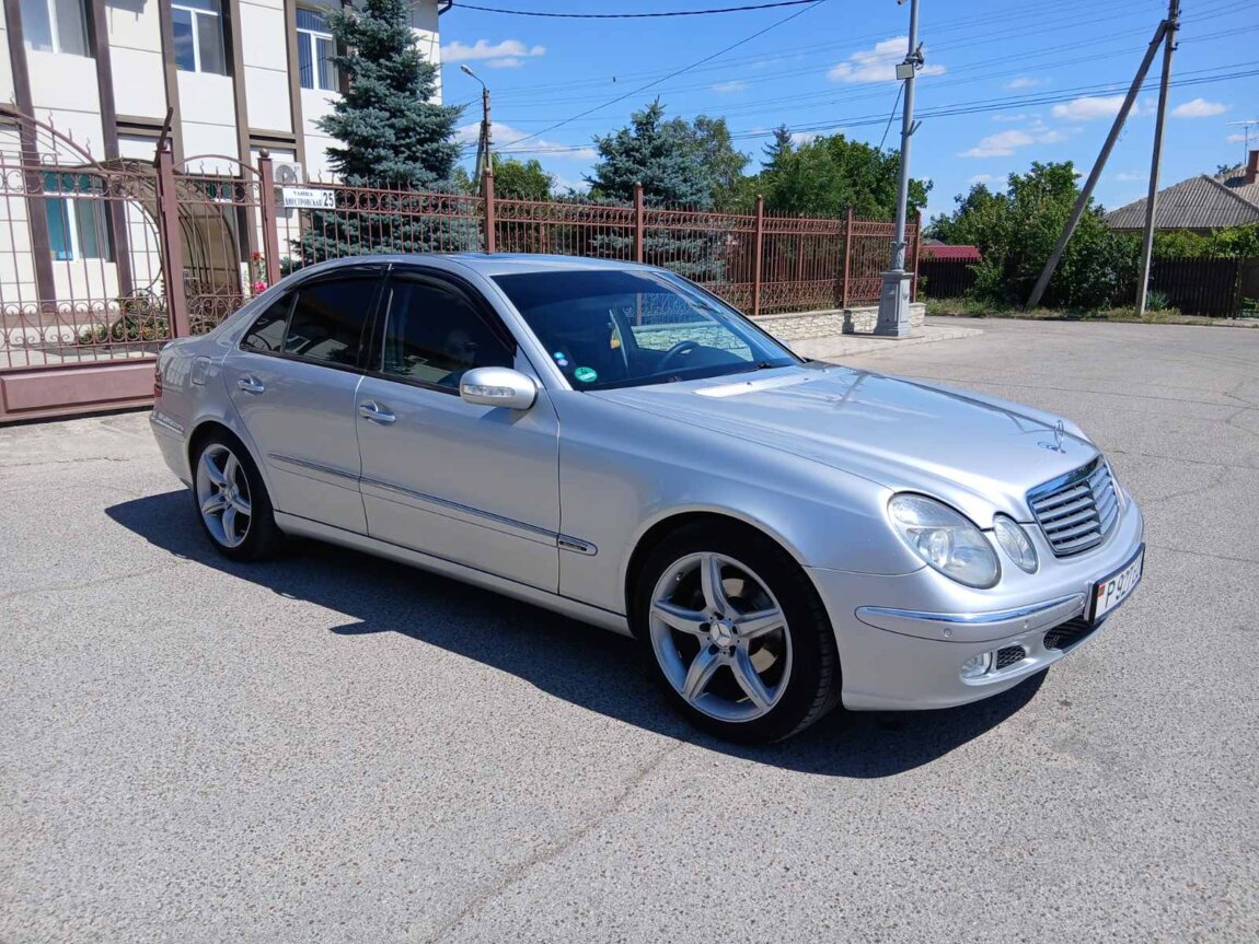 Продам Мерседес 211 2.2 cdi автомат, 2002 год 5200$