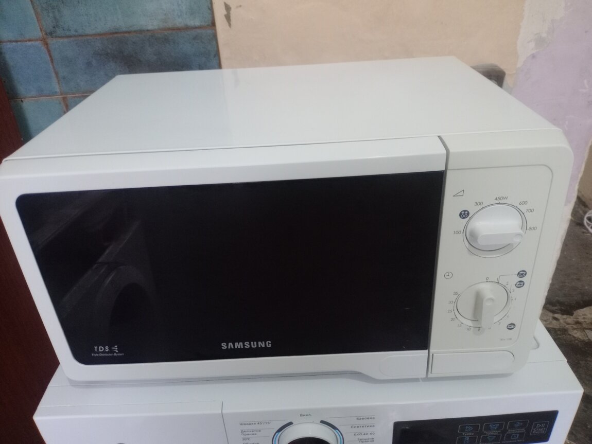 Продам недорого микроволновку samsung