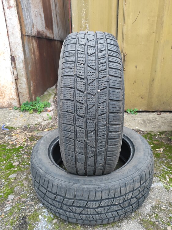 Продам пару резины 205/55 R16