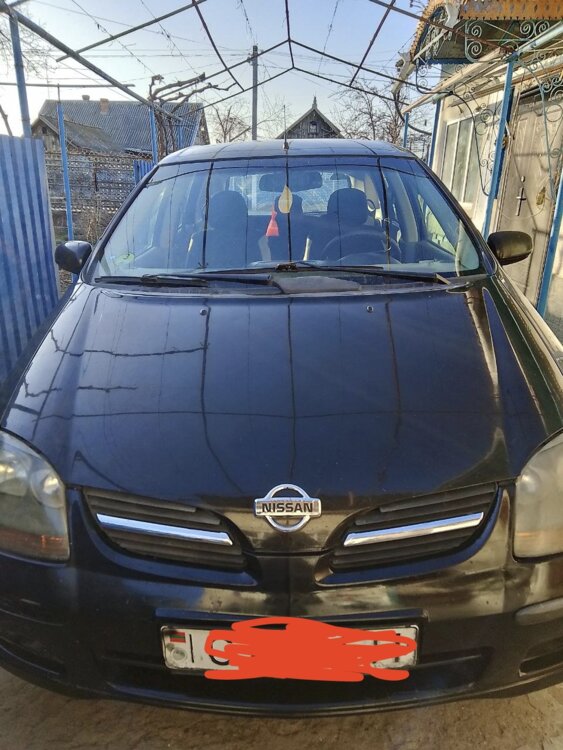 Nissan Almera Tino
