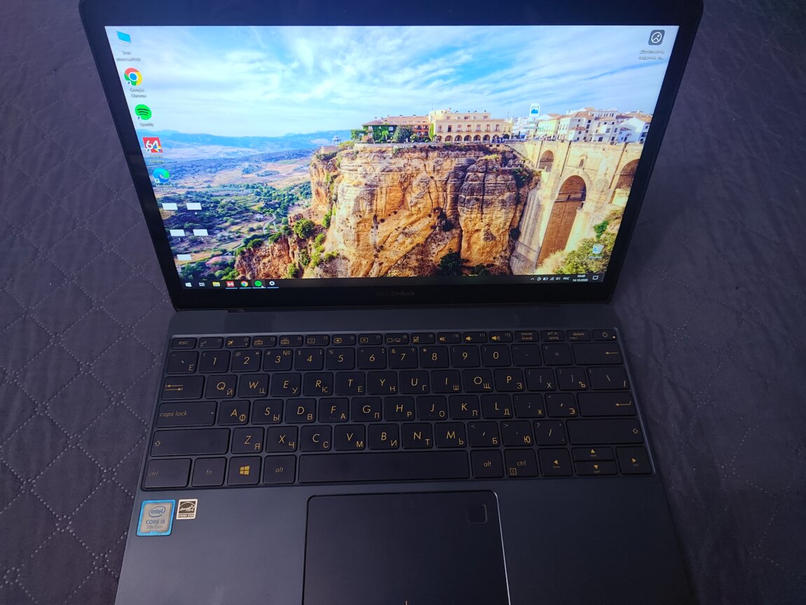 Ультрабук Asus Zenbook ux390u + хаб Ugreen
