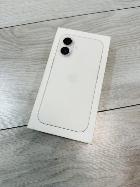New iPhone 16 White