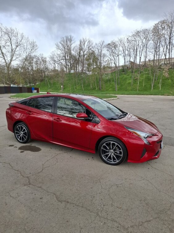 В разборе Toyota Prius 50