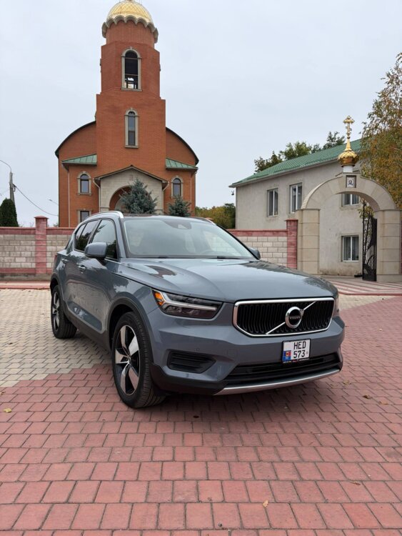 Volvo XC40 AWD 2020 год 2.0 бензин Полный привод